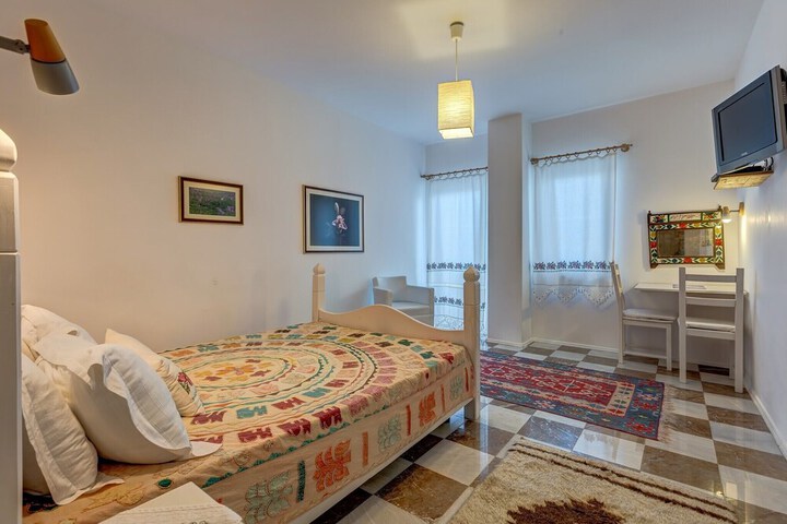 Room 19 of 47