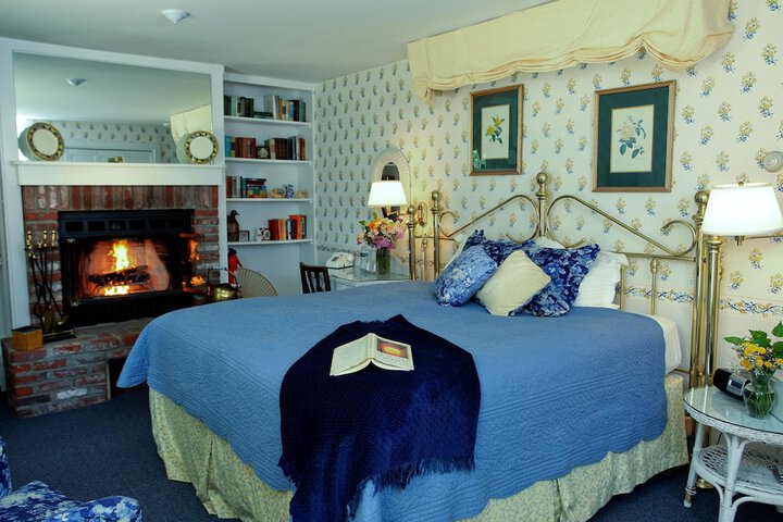 Room 3 of 33