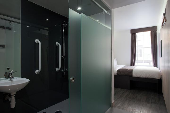 Room 2 of 36