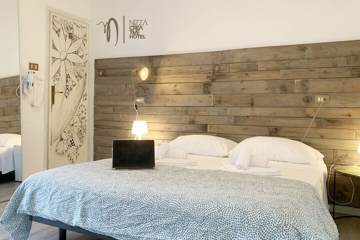 Room 52 of 118