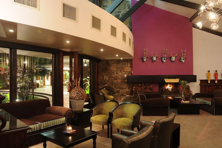 Lounge 96 of 118