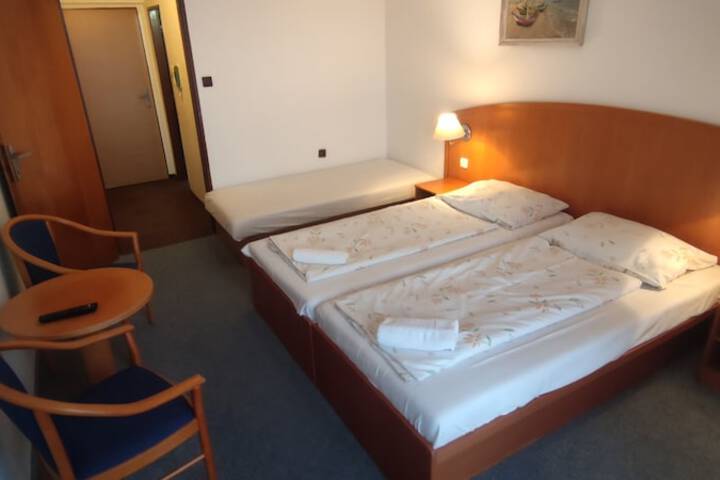 Room 8 of 88