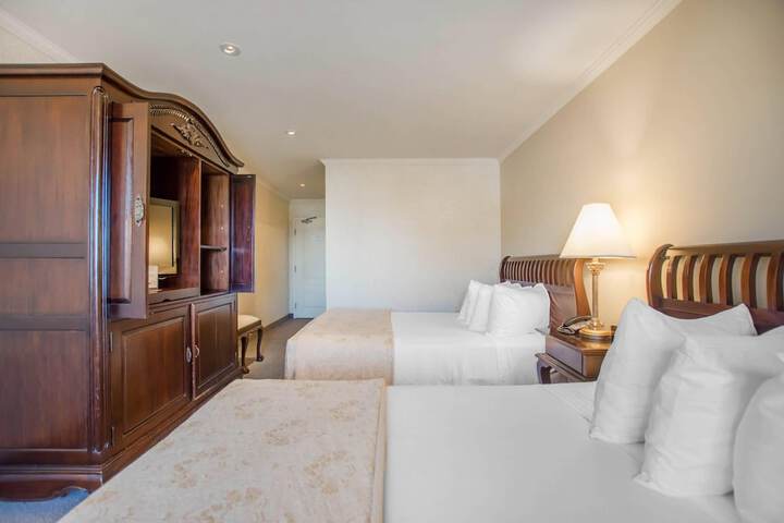 Room 8 of 48