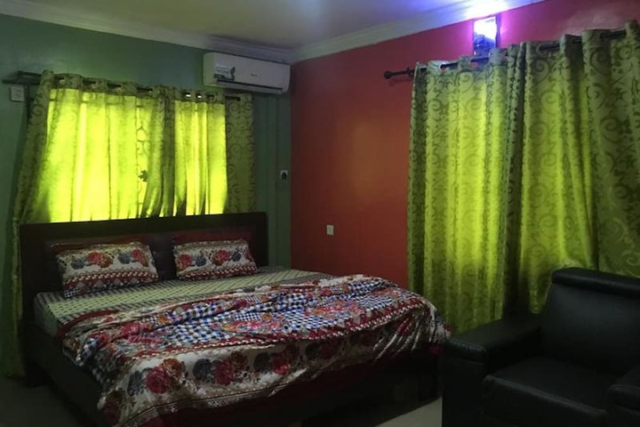 Room 6 of 19