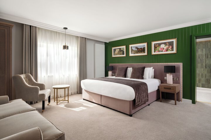 Room 6 of 15