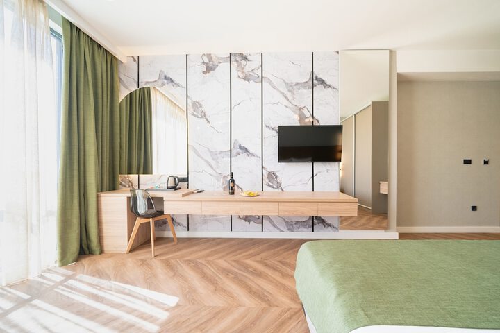 Room 45 of 168