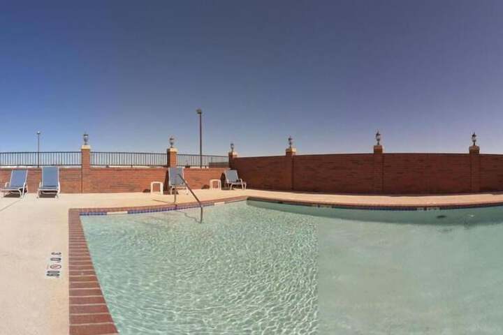 Pool 14 of 28