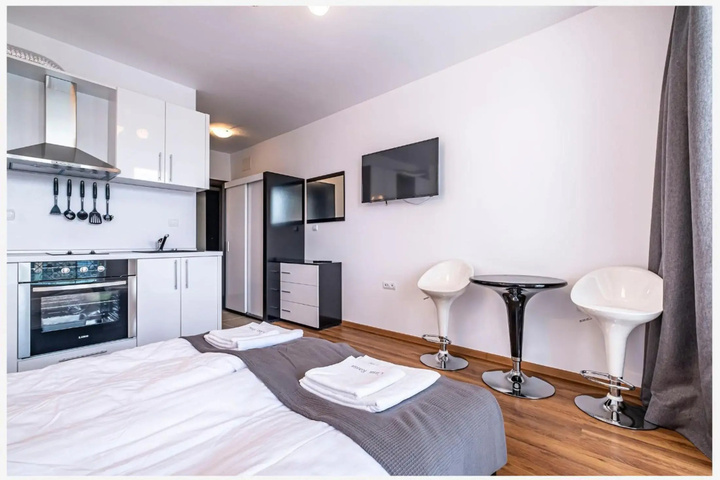 Room 3 of 17