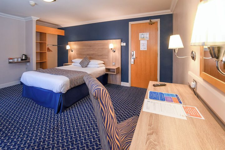 Room 92 of 216