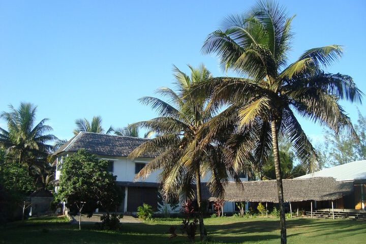 Hotel Exterior 1 of 28