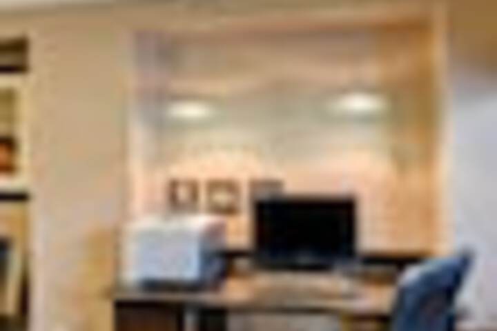 Business Center 92 of 96