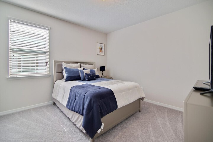 Room 5 of 28
