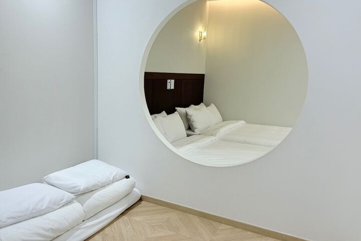 Room 22 of 61