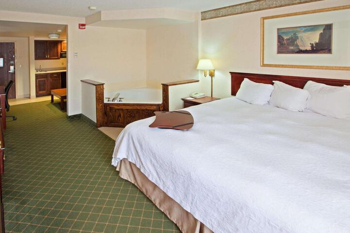1 King Bed (6 of 16)