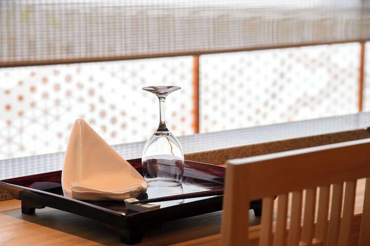 Dining 76 of 107