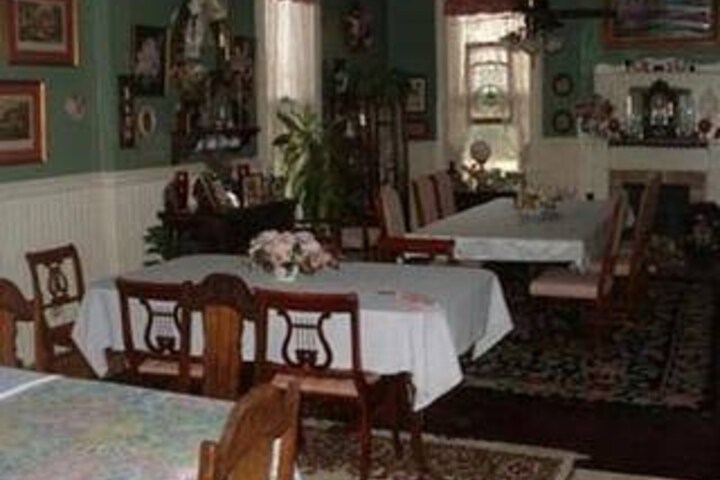 Room 2 of 3