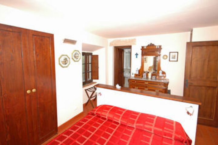 Room 11 of 25