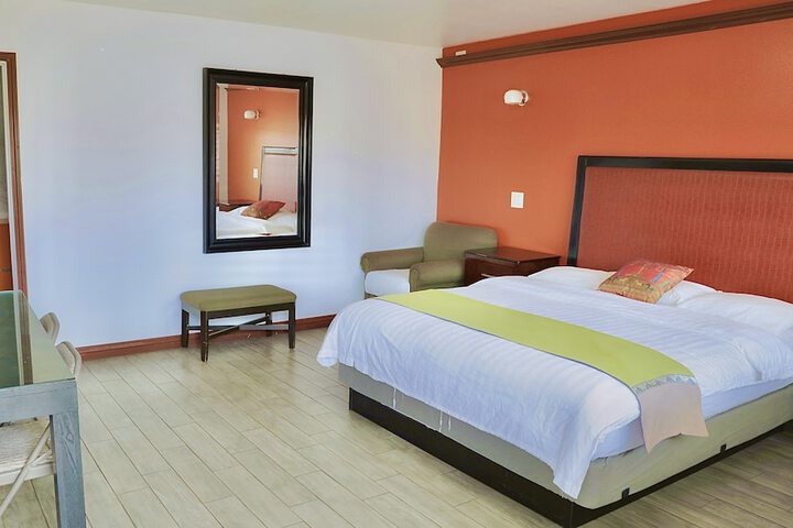 Renovated Kingbed (32 of 38)