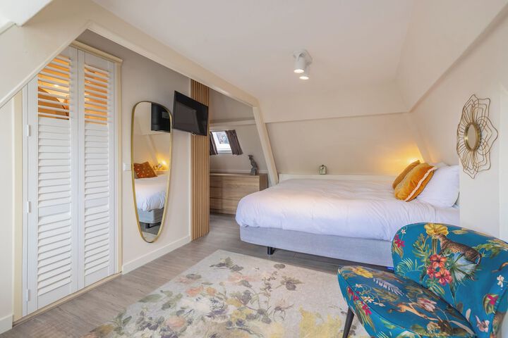 Room 7 of 19
