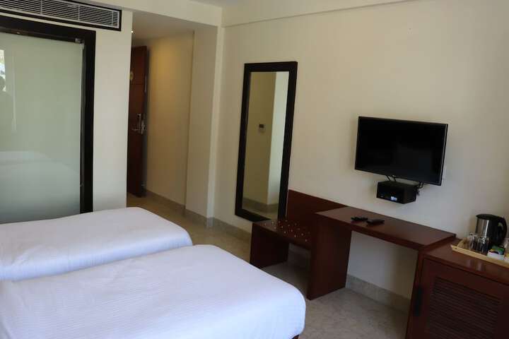 Room 12 of 53