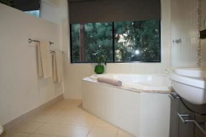 Room 3 of 8