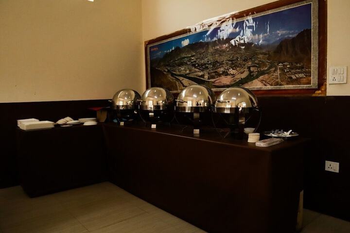 Dining 45 of 63