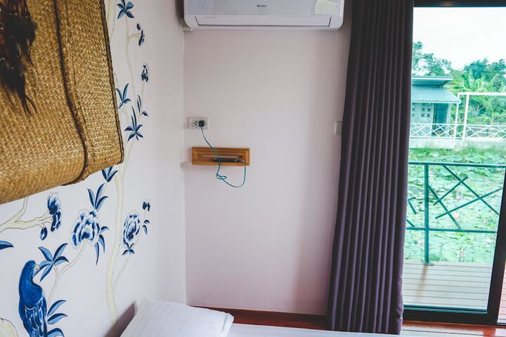 Room 28 of 122