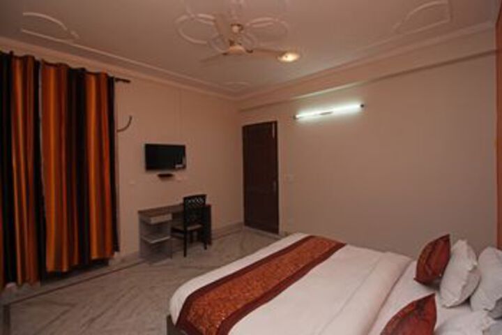 Room 6 of 21