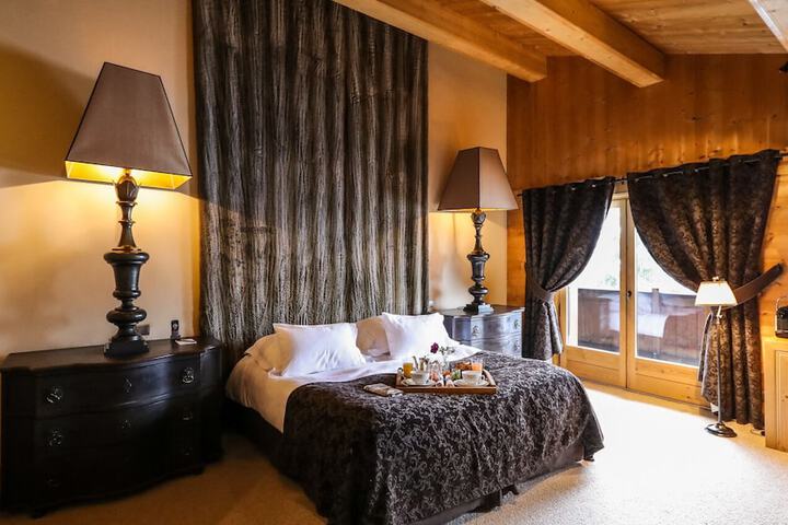 Room 44 of 90