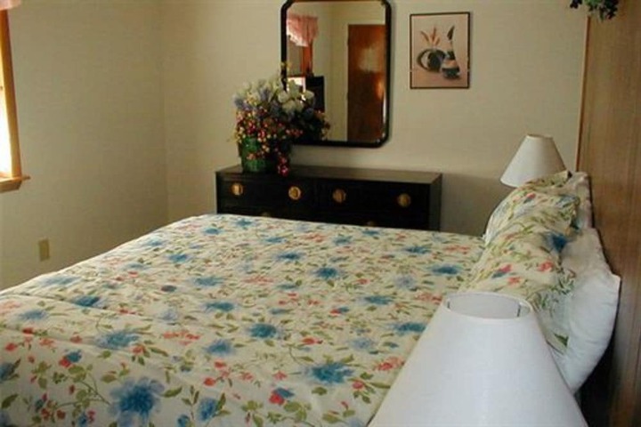 Room 6 of 15