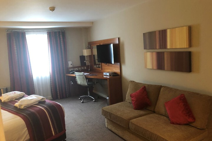 Room 13 of 40