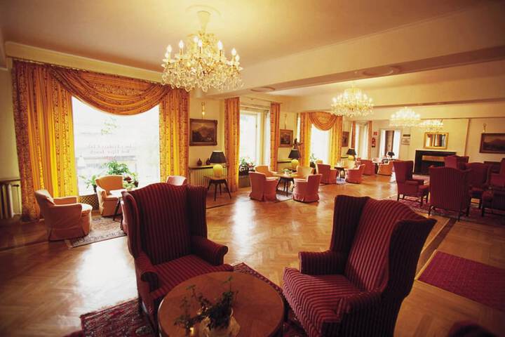 Entrance & Lobby