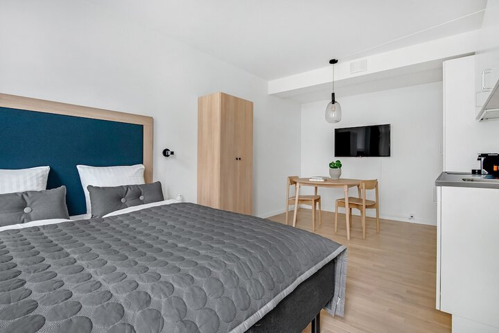 Room 8 of 24