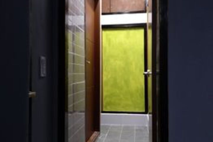 Room 33 of 96