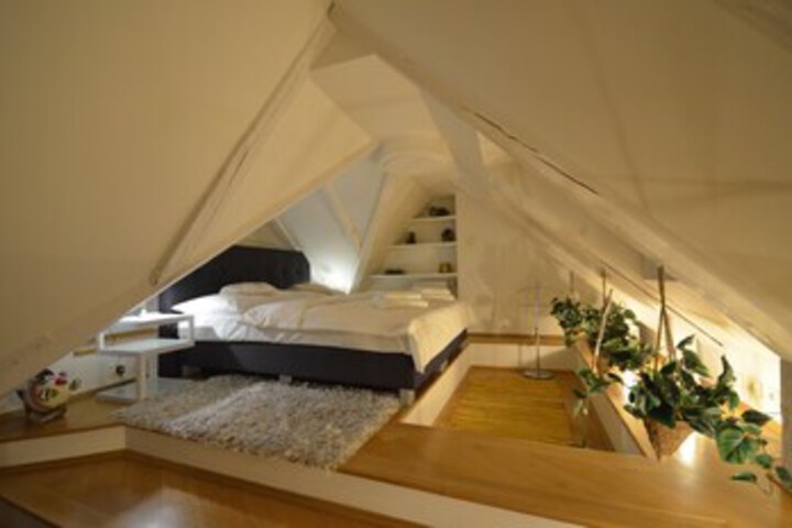 Room 15 of 20