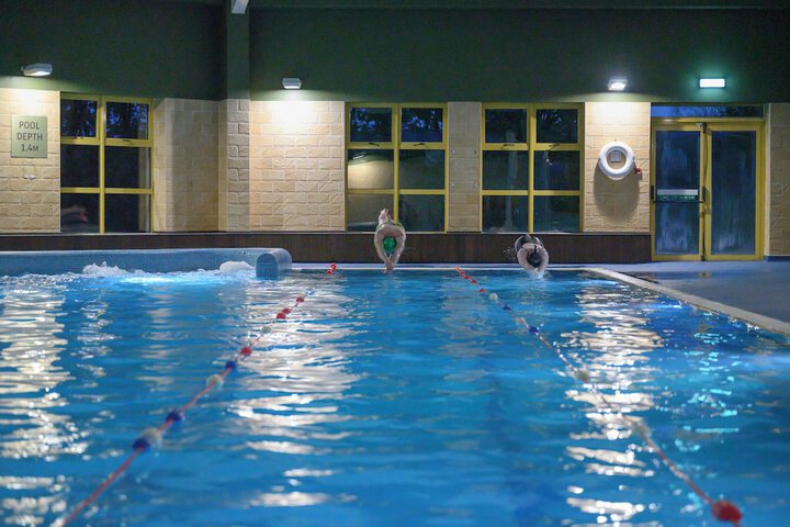 Pool 32 of 64