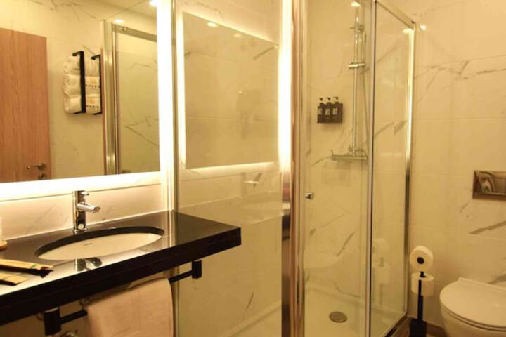 Room 5 of 21