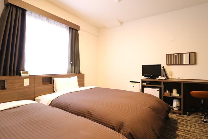Room 27 of 112