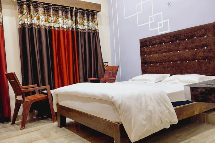 Room 2 of 22