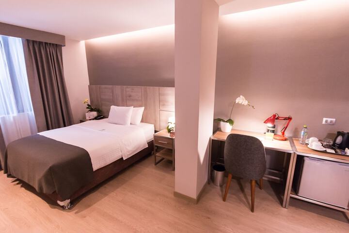 Room 12 of 41