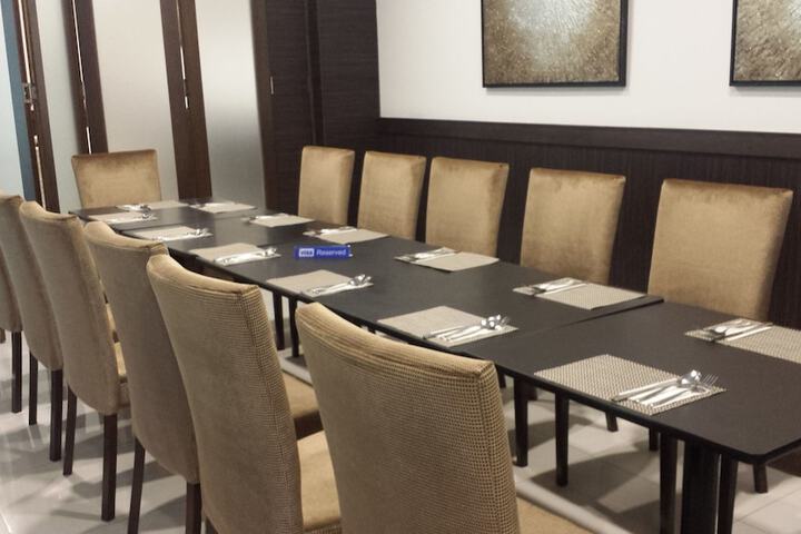 Dining 58 of 90
