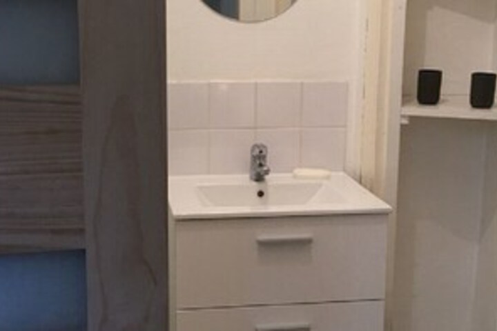Room 10 of 60