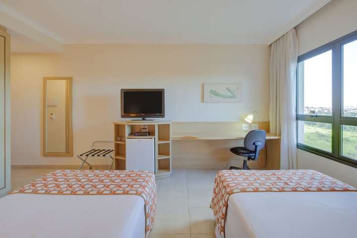 Room 25 of 69