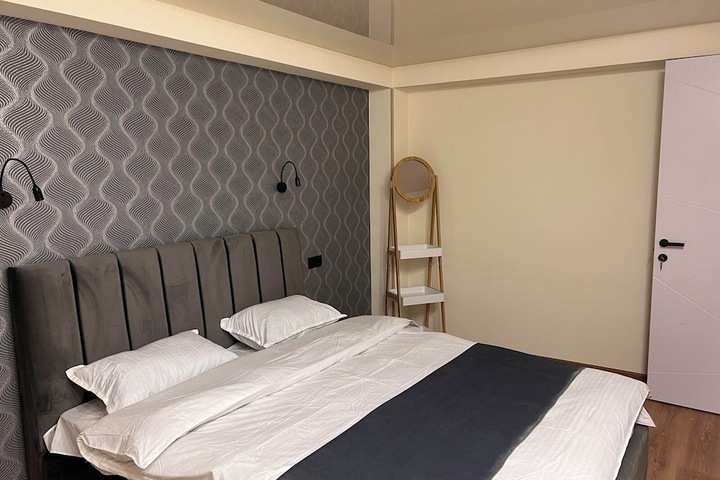 Room 16 of 32