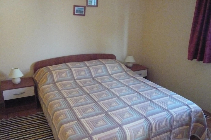 Room 4 of 19