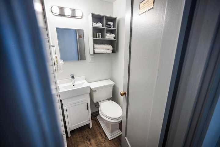 Room 53 of 74