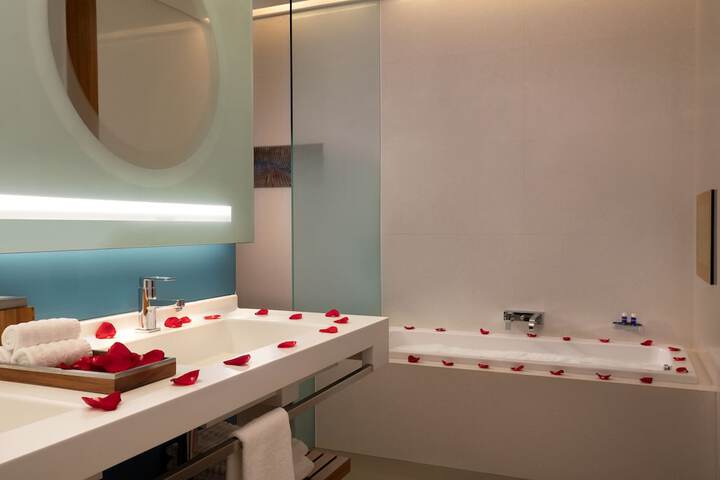 Room 28 of 72