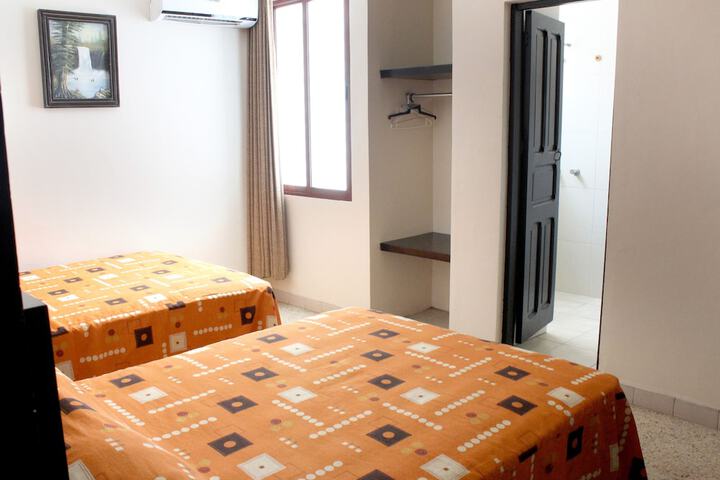 Room 15 of 32