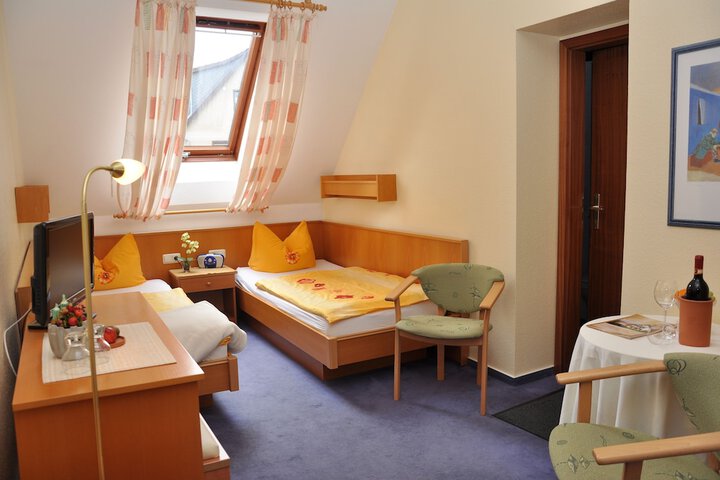 Room 25 of 25
