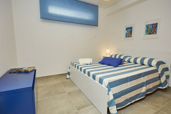 Room 3 of 20